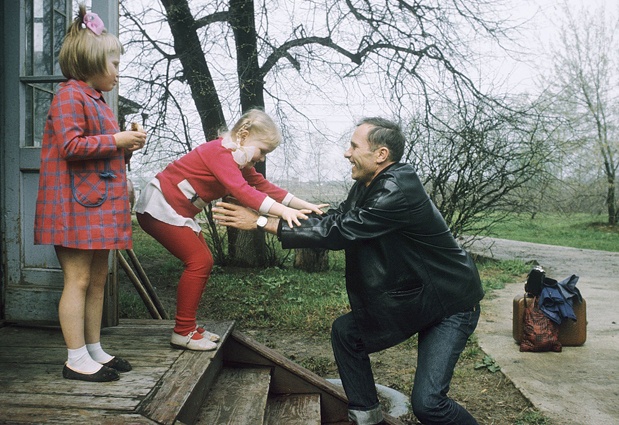 Василий Макарович с Машей и Олей, начало 70-х