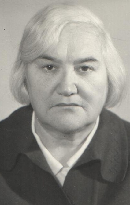 Ирина Хорошунова прожила 80 лет, похоронена на Байковом кладбище рядом с родственниками и лучшей подругой Анисьей Шреер-Ткаченко