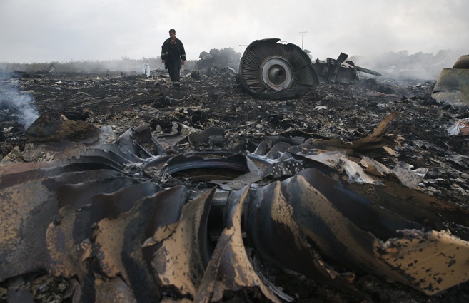 Место крушения «Боинга 777», который был сбит зенитным ракетным комплексом «Бук» 17 июля 2014 года над оккупированной Донецкой областью