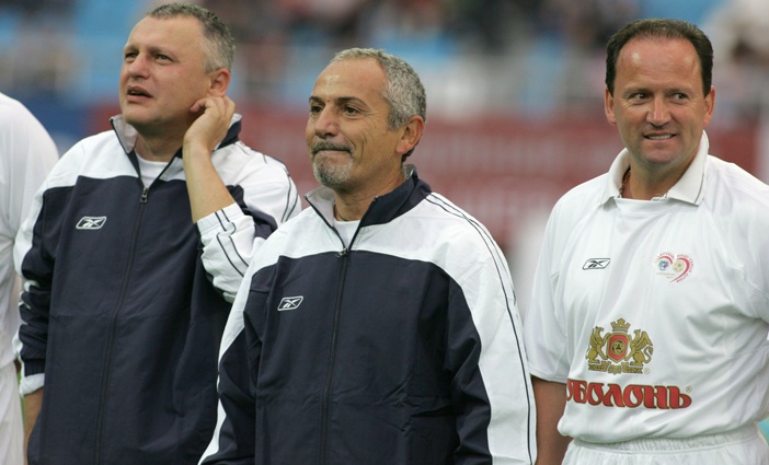 С Игорем Суркисом и Игорем Белановым в перерыве благотворительного футбольного матча, 2007 год