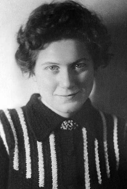 Дочь Иосифа Сталина и Надежды Аллилуевой Светлана до эмиграции носила фамилию матери