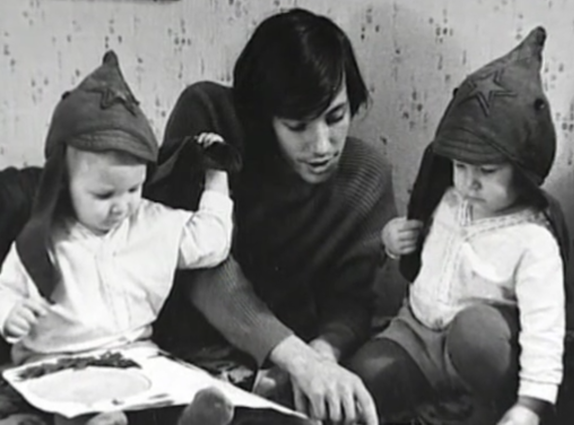 С сыновьями-близнецами Ярославом и Святославом, 1973 год