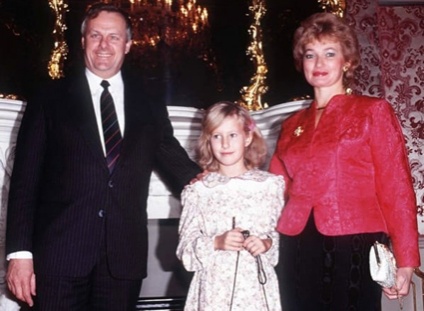 Анатолий Собчак и Людмила Нарусова с дочерью Ксенией, 1988 год