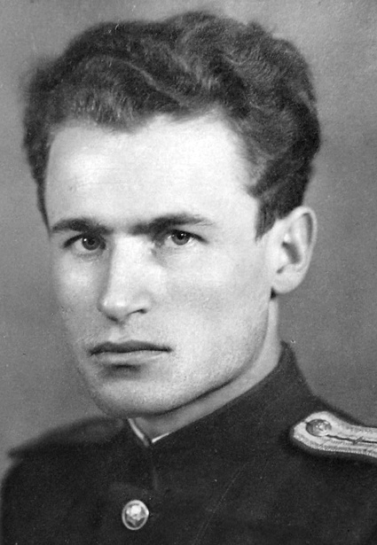 В 1942-м молодой военврач Михаил Суркис попал под Сталинград. Прошел Курскую дугу, участвовал в освобождении Украины от нацистов