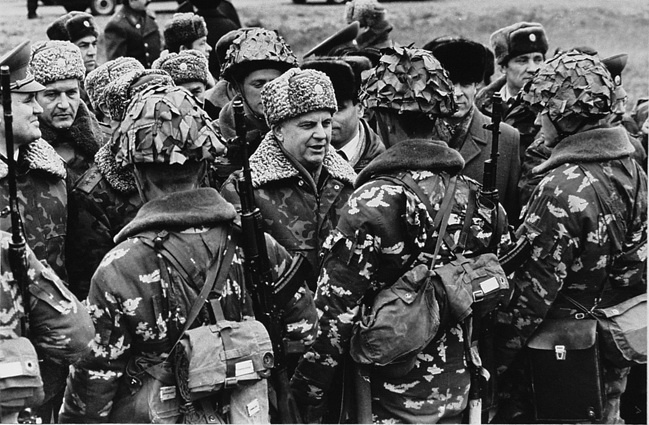 Леонид Макарович на военных учениях, 90-е годы