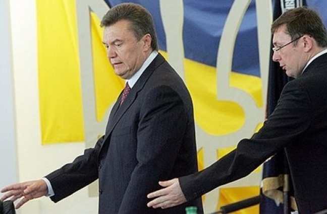 С Виктором Януковичем. «Преступником его назвать я не могу — это только суд сделать может, но я глубоко убежден, что он в современной Украине — наибольший злодей»