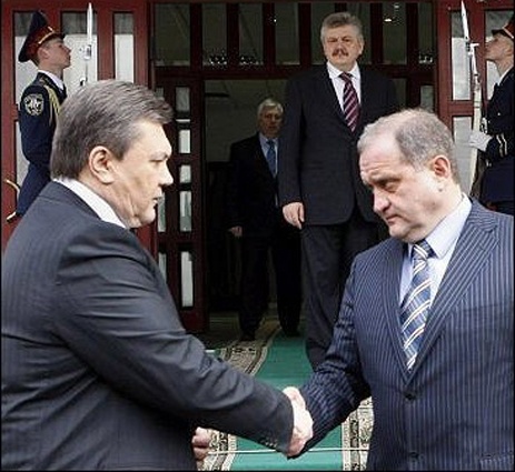С Виктором Януковичем, 2010 год. «Я тогда искренне верил, что Виктор Федорович приведет страну к расцвету...»
