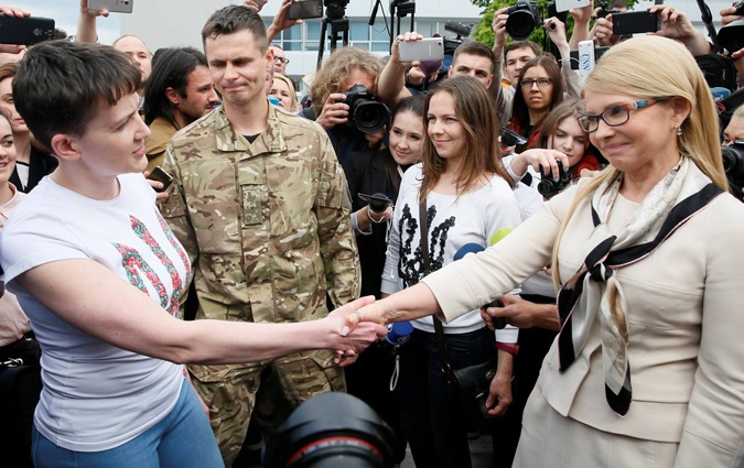 С Юлией Тимошенко в Борисполе сразу после возвращения в Украину, 25 мая 2016 года