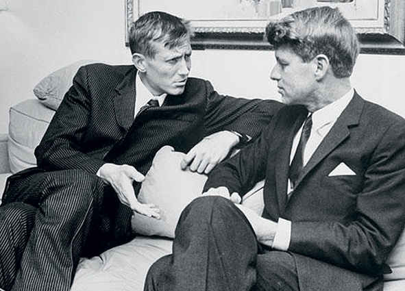 С сенатором Робертом Кеннеди (братом убитого президента США Джона Кеннеди), США, 1966 год