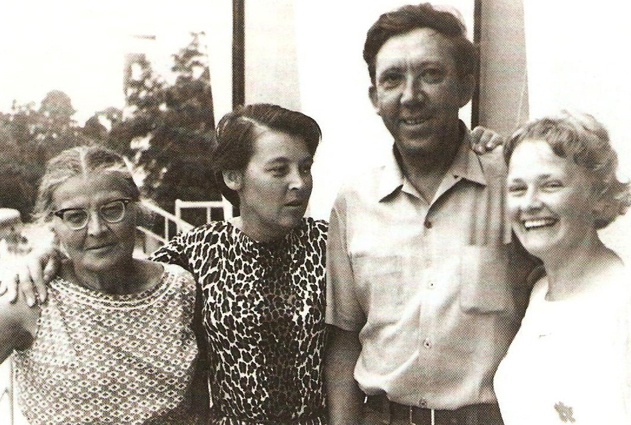 С Юрием Никулиным, его матерью Лидией Ивановной и женой Татьяной Николаевной, Крым, 1968 год