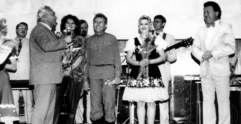 Петр Подгородецкий (слева) с коллективом Иосифа Кобзона во время выступлений в Афганистане, Кабул, 3 ноября 1986 года. «Я такой работоспособности вообще ни у кого не видел»