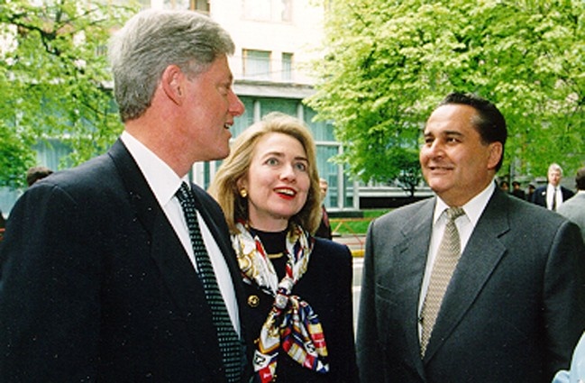С президентом США Биллом Клинтоном и его супругой Хиллари в Киеве, 1995 год