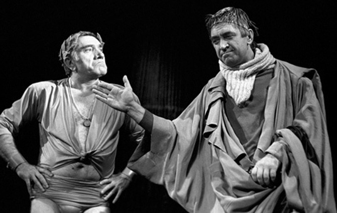 Армен Джигарханян и Александр Парра в спектакле «Театр времен Нерона и Сенеки»