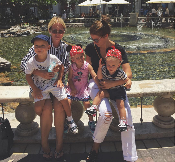 Тата Бондарчук с детьми провела лето в США. Фото: Tatamamik / Instagram