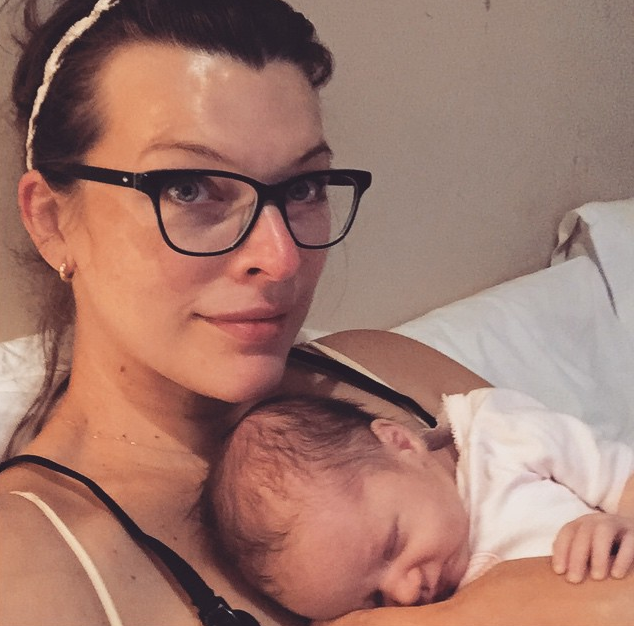 Йовович называет младшую дочку Дэш Фото: millajovovich / Instagram