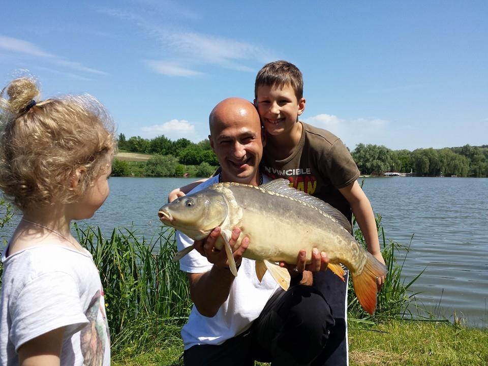 На рыбалке с семьей Фото:Оксана Кирпа / Facebook