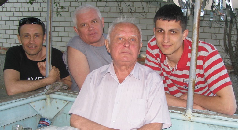 С сыновьями Александром, Владиславом и старшим внуком Юрием