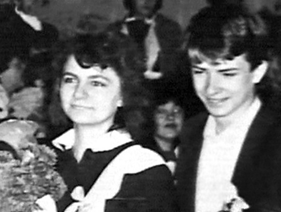 С одноклассницей Аней Сердюк, в честь которой Андрей стал Сердючкой. 1985 год