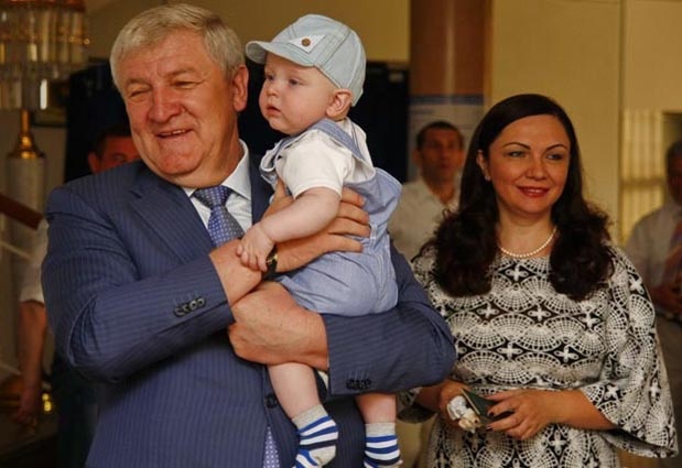  Михаил Ежель с сыном Михаилом и супругой Надеждой, 2014 год