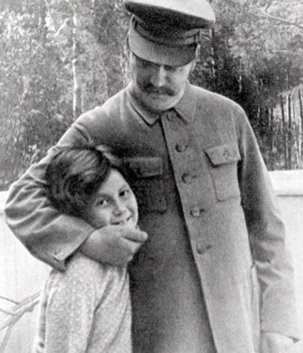 С отцом, 1935 год