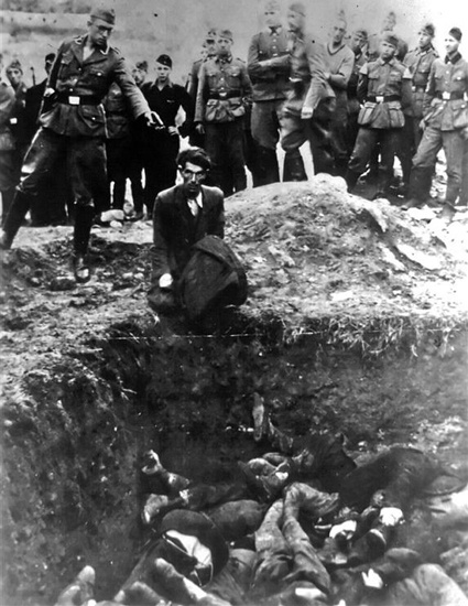 Уничтожение евреев в Виннице велось с той же интенсивностью, что и в других украинских городах и местечках, сентябрь 1941 года