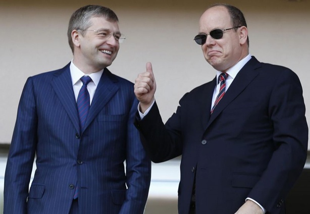 Вместе с Дмитрием Рыболовлевым (слева) в элиту Монако вошла коррупция. С князем Монако Альбером II