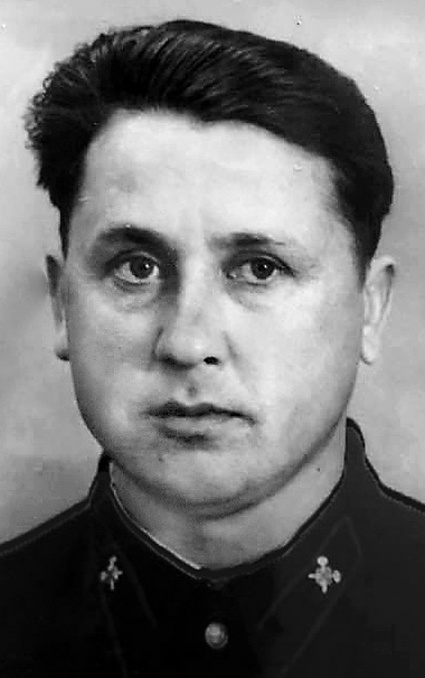 Отец Анатолия Гриценко Степан Демьянович участвовал во Второй мировой войне, был сапером, служил в танковых войсках, воевал в Финляндии, Дании и Норвегии
