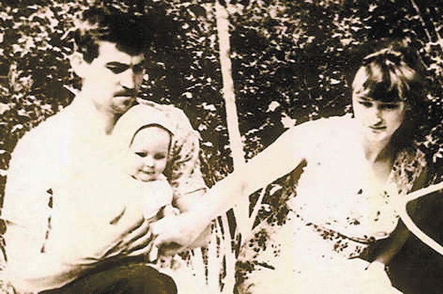 Василий Стус с женой Валентиной и сыном Дмитрием, Киев, 1967 год