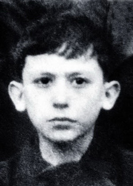 Вахтанг Кикабидзе родился 19 июля 1938 года в Тбилиси