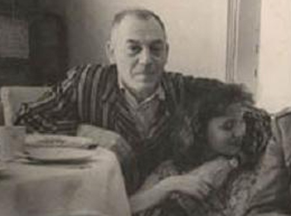 Василий Сталин с дочерью Надеждой, 1955 год