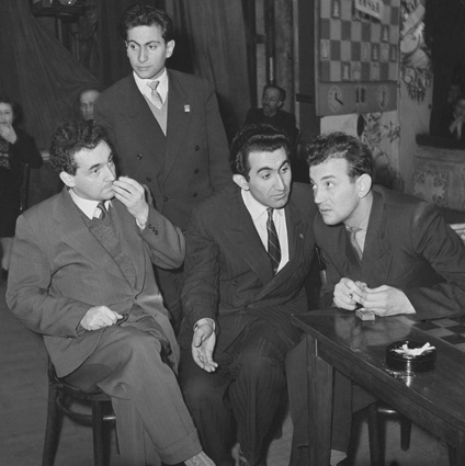 Марк Тайманов, Михаил Таль, Тигран Петросян и Виктор Корчной, Москва, 1959 год